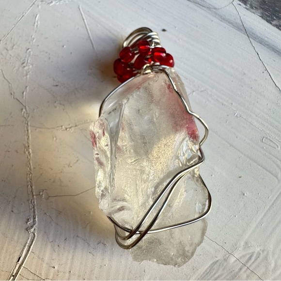 Handmade Sea Glass Pendant Red Accent Beads Silver Tone Wire Wrapped 1915 R - Picture 10 of 11